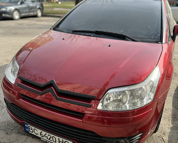 Красный Ситроен С4, объемом двигателя 1.6 л и пробегом 270 тыс. км за 4500 $, фото 1 на Automoto.ua