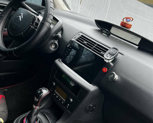 Червоний Сітроен С4, об'ємом двигуна 1.62 л та пробігом 306 тис. км за 4000 $, фото 10 на Automoto.ua