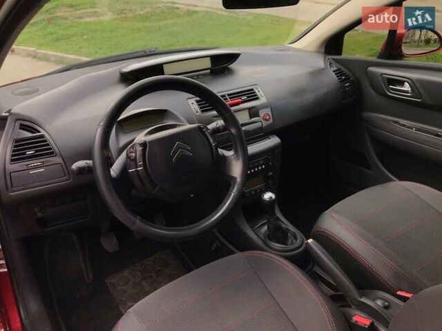 Красный Ситроен С4, объемом двигателя 1.6 л и пробегом 283 тыс. км за 3900 $, фото 5 на Automoto.ua