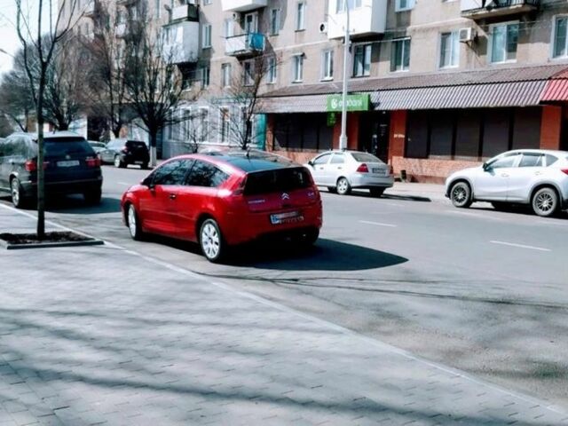 Красный Ситроен С4, объемом двигателя 1.6 л и пробегом 148 тыс. км за 3700 $, фото 5 на Automoto.ua