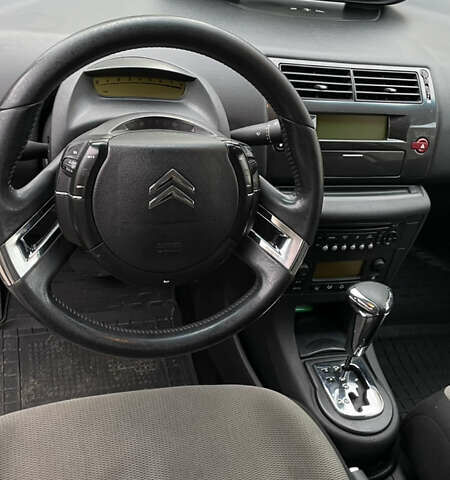 Ситроен С4 2006 в Киеве на Automoto.ua Красный Ситроен С4, объемом двигателя 1.59 л и пробегом 153 тыс. км за 5900 $, фото 2 на Automoto.ua