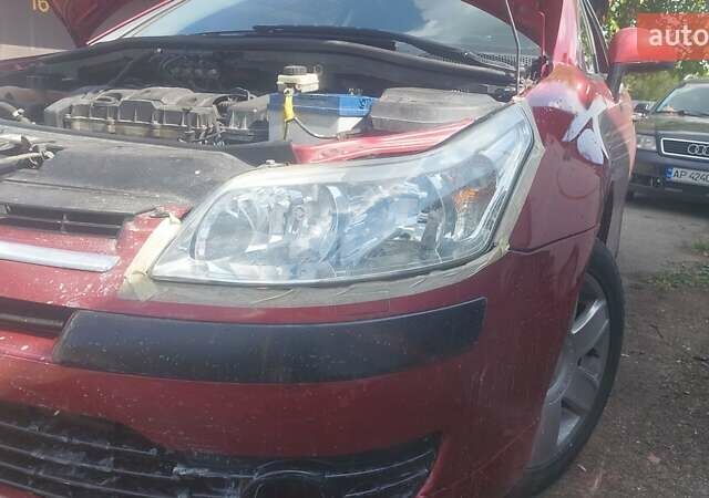 Красный Ситроен С4, объемом двигателя 1.6 л и пробегом 184 тыс. км за 3900 $, фото 1 на Automoto.ua