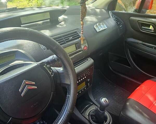 Красный Ситроен С4, объемом двигателя 1.6 л и пробегом 157 тыс. км за 3700 $, фото 4 на Automoto.ua