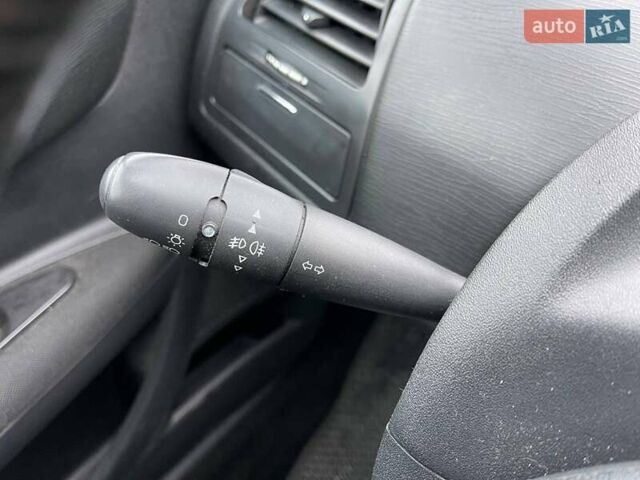 Красный Ситроен С4, объемом двигателя 1.59 л и пробегом 222 тыс. км за 5490 $, фото 17 на Automoto.ua