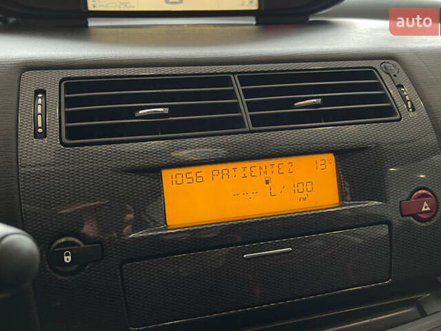 Червоний Сітроен С4, об'ємом двигуна 1.59 л та пробігом 190 тис. км за 3650 $, фото 14 на Automoto.ua