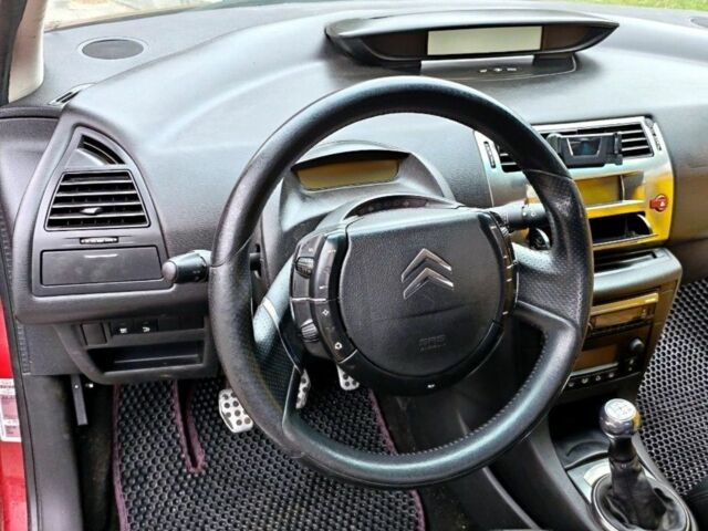 Красный Ситроен С4, объемом двигателя 2 л и пробегом 230 тыс. км за 3300 $, фото 8 на Automoto.ua