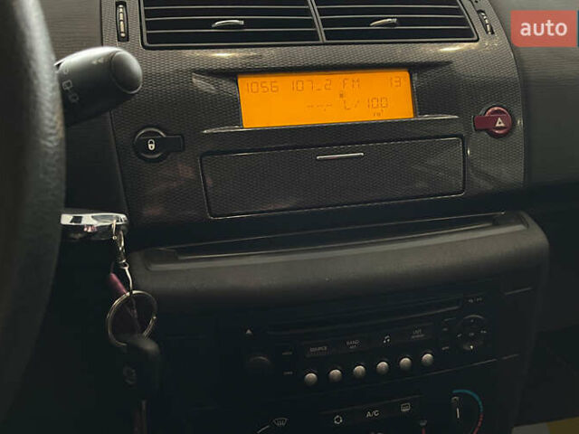 Червоний Сітроен С4, об'ємом двигуна 1.59 л та пробігом 190 тис. км за 3650 $, фото 15 на Automoto.ua