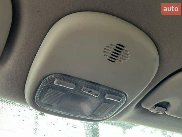 Червоний Сітроен С4, об'ємом двигуна 1.59 л та пробігом 190 тис. км за 3650 $, фото 18 на Automoto.ua