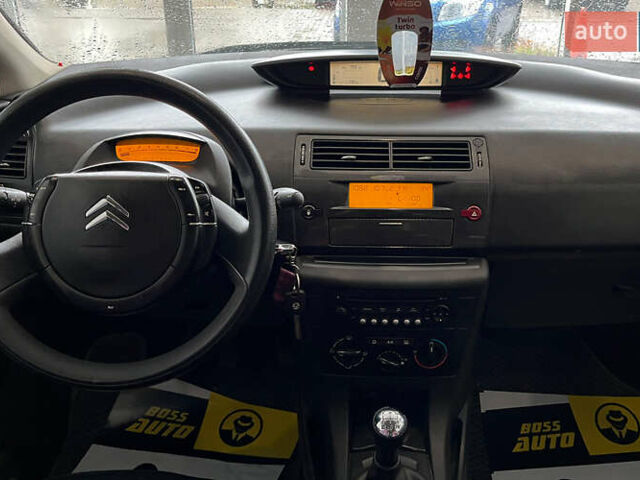 Червоний Сітроен С4, об'ємом двигуна 1.59 л та пробігом 190 тис. км за 3650 $, фото 9 на Automoto.ua