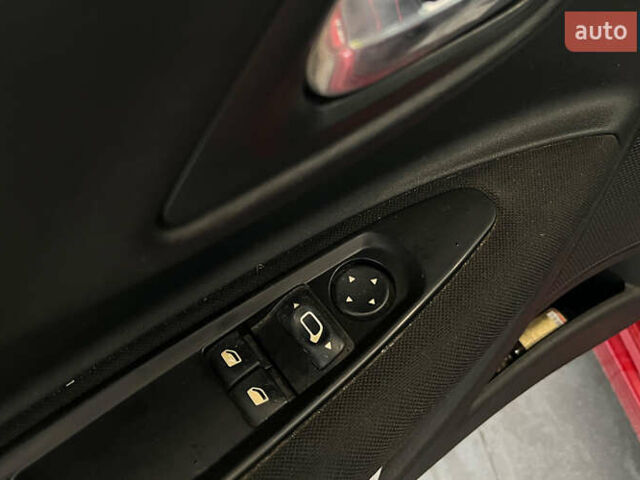 Червоний Сітроен С4, об'ємом двигуна 1.59 л та пробігом 190 тис. км за 3650 $, фото 19 на Automoto.ua