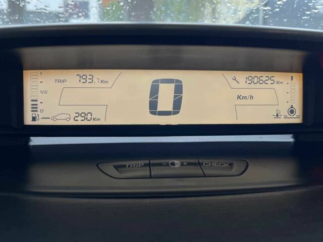 Червоний Сітроен С4, об'ємом двигуна 1.6 л та пробігом 190 тис. км за 3650 $, фото 13 на Automoto.ua