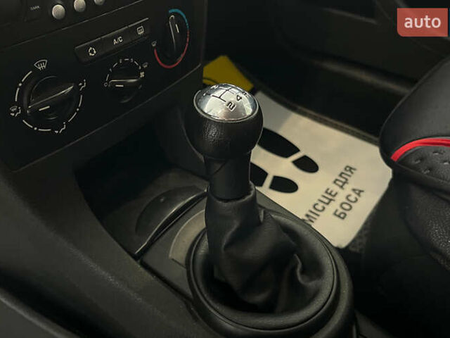 Червоний Сітроен С4, об'ємом двигуна 1.59 л та пробігом 190 тис. км за 3650 $, фото 17 на Automoto.ua