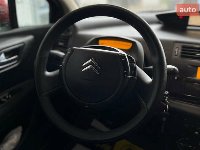 Червоний Сітроен С4, об'ємом двигуна 1.59 л та пробігом 190 тис. км за 3650 $, фото 10 на Automoto.ua