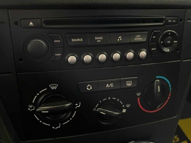 Червоний Сітроен С4, об'ємом двигуна 1.6 л та пробігом 190 тис. км за 3650 $, фото 16 на Automoto.ua