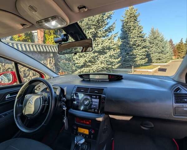 Красный Ситроен С4, объемом двигателя 1.59 л и пробегом 270 тыс. км за 5200 $, фото 7 на Automoto.ua