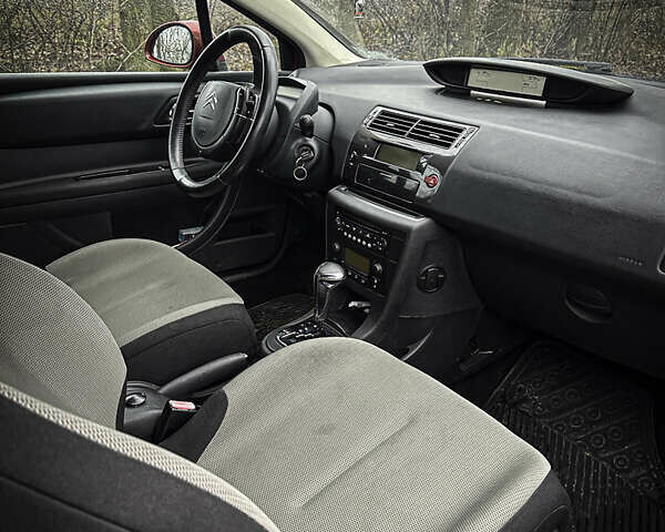 Красный Ситроен С4, объемом двигателя 1.6 л и пробегом 90 тыс. км за 4713 $, фото 6 на Automoto.ua