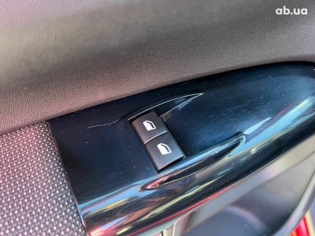 Червоний Сітроен С4, об'ємом двигуна 1.2 л та пробігом 102 тис. км за 9990 $, фото 15 на Automoto.ua