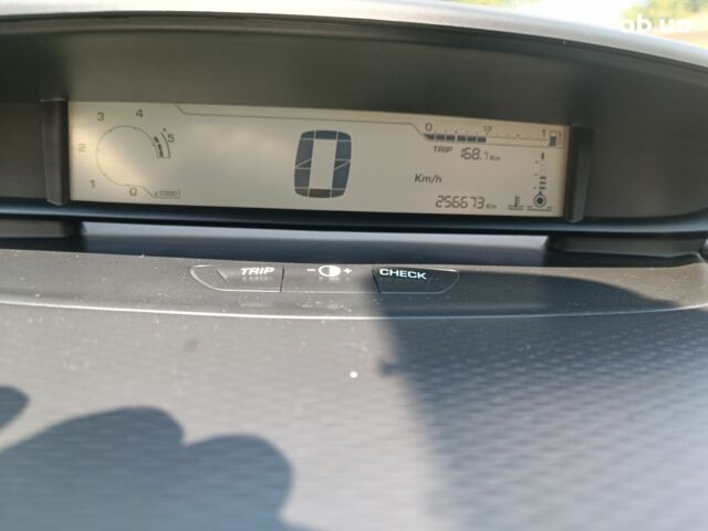 Сітроен С4, об'ємом двигуна 2 л та пробігом 256 тис. км за 5300 $, фото 2 на Automoto.ua