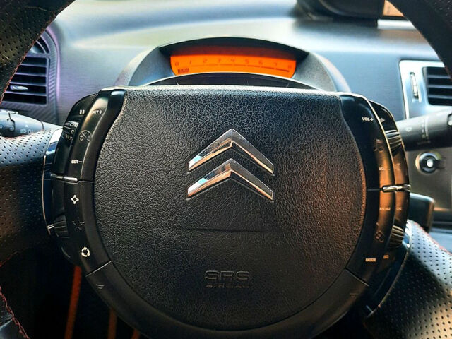 Ситроен С4, объемом двигателя 2 л и пробегом 271 тыс. км за 4300 $, фото 7 на Automoto.ua