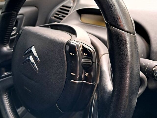 Ситроен С4, объемом двигателя 1.6 л и пробегом 344 тыс. км за 4600 $, фото 6 на Automoto.ua