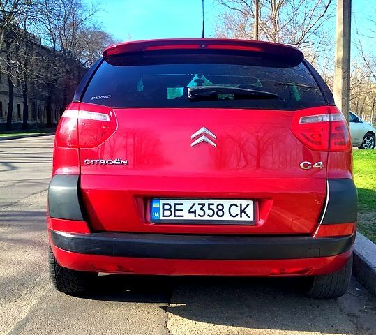 Сітроен С4, об'ємом двигуна 1.6 л та пробігом 211 тис. км за 5600 $, фото 2 на Automoto.ua