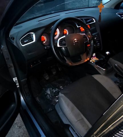 Ситроен С4, объемом двигателя 16 л и пробегом 150 тыс. км за 7200 $, фото 9 на Automoto.ua