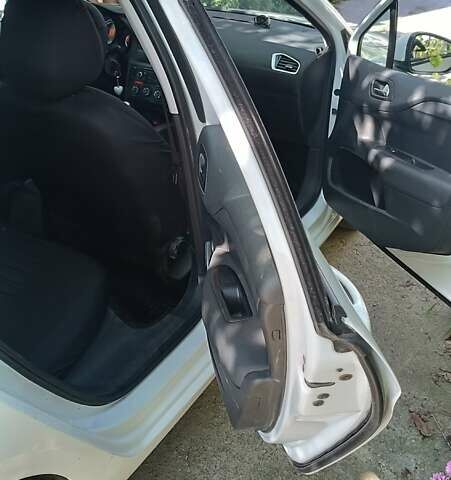 Ситроен С4, объемом двигателя 1.6 л и пробегом 230 тыс. км за 6100 $, фото 7 на Automoto.ua