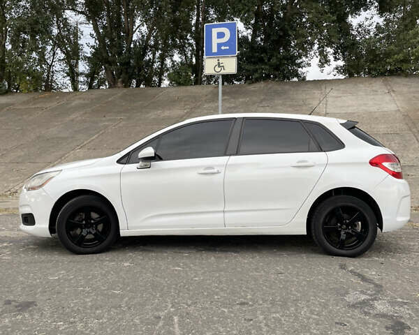 Ситроен С4, объемом двигателя 1.59 л и пробегом 287 тыс. км за 5200 $, фото 2 на Automoto.ua