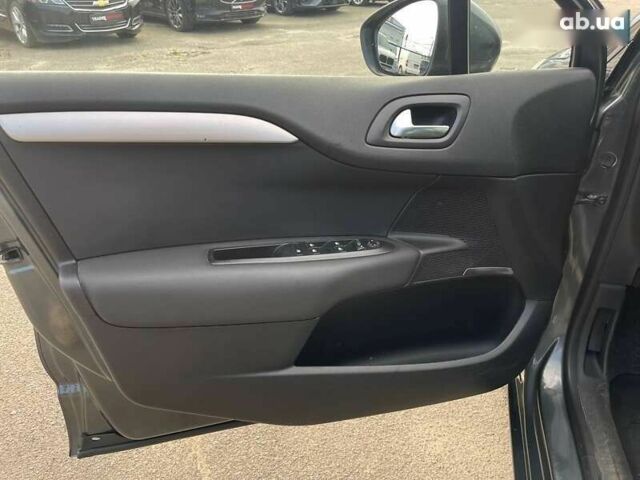 Сітроен С4, об'ємом двигуна 1.6 л та пробігом 242 тис. км за 5990 $, фото 14 на Automoto.ua