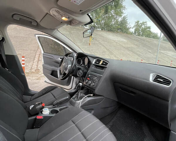 Ситроен С4, объемом двигателя 1.59 л и пробегом 287 тыс. км за 5200 $, фото 12 на Automoto.ua