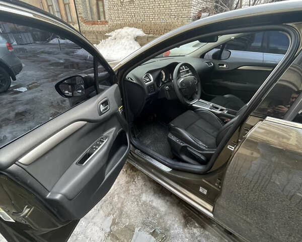 Сітроен С4, об'ємом двигуна 1.56 л та пробігом 283 тис. км за 8008 $, фото 5 на Automoto.ua