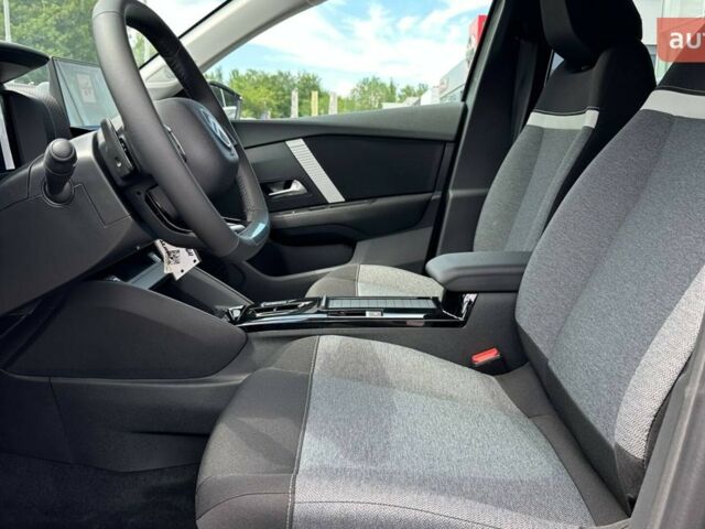 Сітроен С4, об'ємом двигуна 1.2 л та пробігом 0 тис. км за 24411 $, фото 13 на Automoto.ua