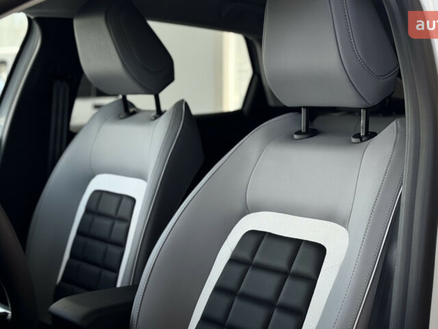 Сітроен С4, об'ємом двигуна 1.2 л та пробігом 0 тис. км за 29036 $, фото 17 на Automoto.ua