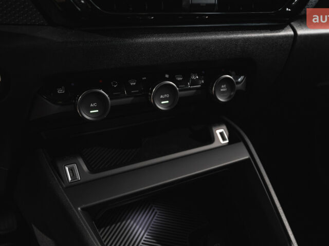 Сітроен С4, об'ємом двигуна 1.2 л та пробігом 0 тис. км за 26359 $, фото 16 на Automoto.ua