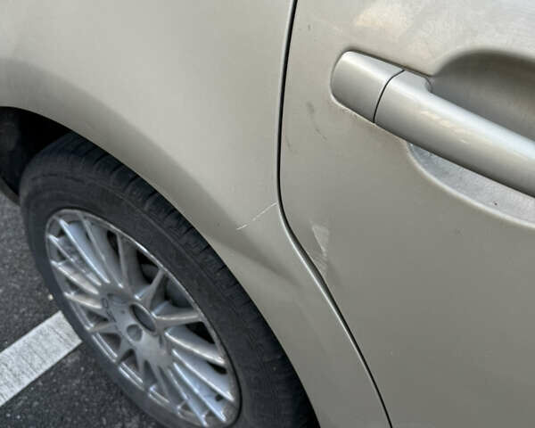 Жовтий Сітроен С4, об'ємом двигуна 1.6 л та пробігом 210 тис. км за 4000 $, фото 8 на Automoto.ua