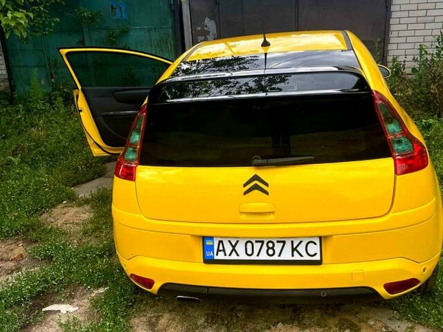 Жовтий Сітроен С4, об'ємом двигуна 2 л та пробігом 270 тис. км за 6000 $, фото 3 на Automoto.ua