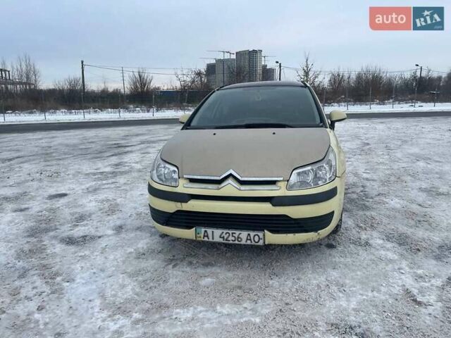 Желтый Ситроен С4, объемом двигателя 1.6 л и пробегом 196 тыс. км за 3000 $, фото 1 на Automoto.ua