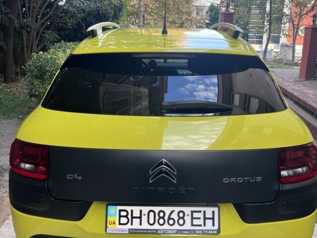 Желтый Ситроен С4, объемом двигателя 1.6 л и пробегом 59 тыс. км за 12000 $, фото 1 на Automoto.ua