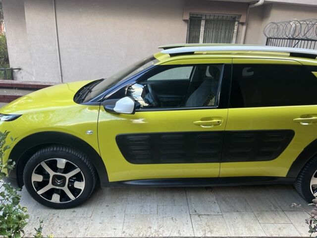 Желтый Ситроен С4, объемом двигателя 1.6 л и пробегом 59 тыс. км за 12000 $, фото 3 на Automoto.ua