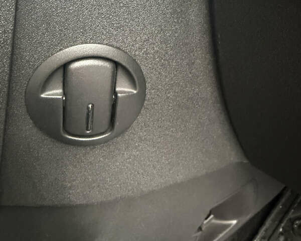 Жовтий Сітроен С4, об'ємом двигуна 1.59 л та пробігом 193 тис. км за 3700 $, фото 29 на Automoto.ua