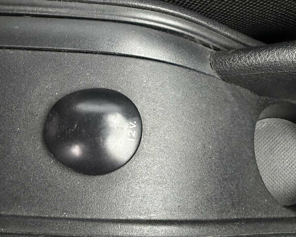 Жовтий Сітроен С4, об'ємом двигуна 1.59 л та пробігом 193 тис. км за 3700 $, фото 30 на Automoto.ua