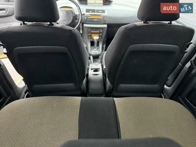 Жовтий Сітроен С4, об'ємом двигуна 1.59 л та пробігом 193 тис. км за 3700 $, фото 24 на Automoto.ua