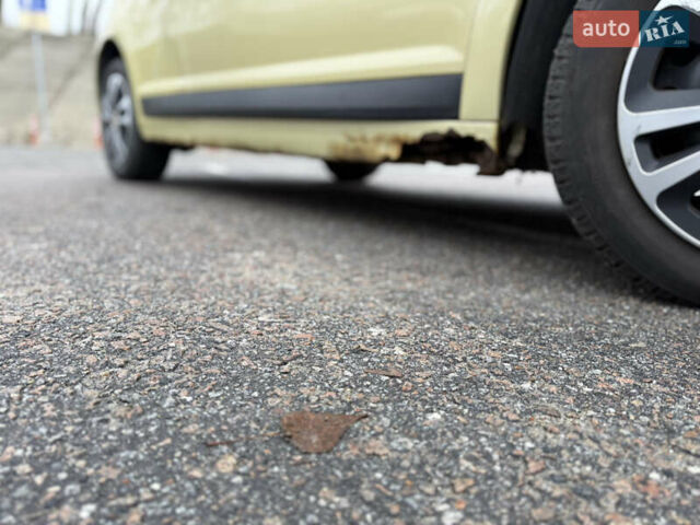 Жовтий Сітроен С4, об'ємом двигуна 1.59 л та пробігом 193 тис. км за 3700 $, фото 11 на Automoto.ua