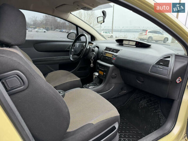 Жовтий Сітроен С4, об'ємом двигуна 1.59 л та пробігом 193 тис. км за 3700 $, фото 27 на Automoto.ua