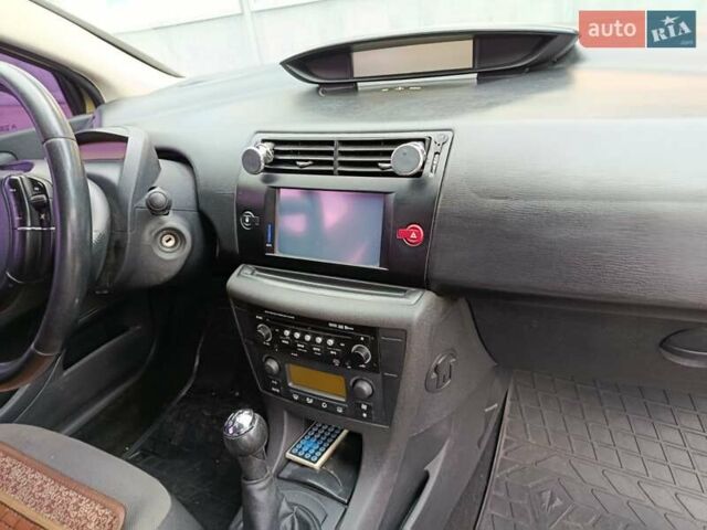 Желтый Ситроен С4, объемом двигателя 0 л и пробегом 152 тыс. км за 3000 $, фото 12 на Automoto.ua