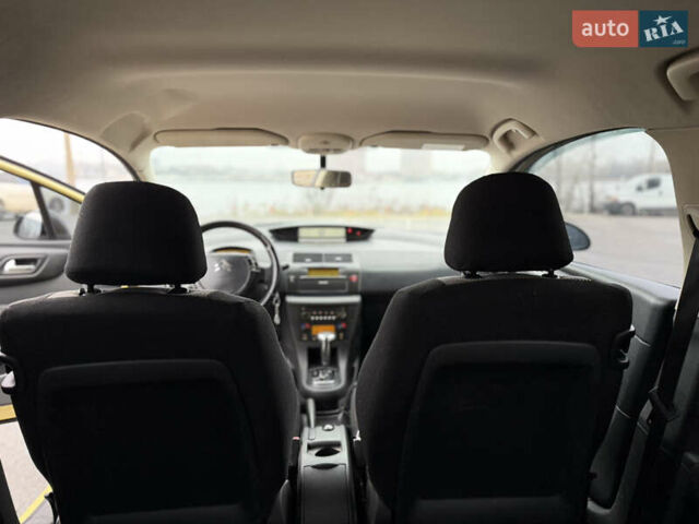 Жовтий Сітроен С4, об'ємом двигуна 1.59 л та пробігом 193 тис. км за 3700 $, фото 23 на Automoto.ua