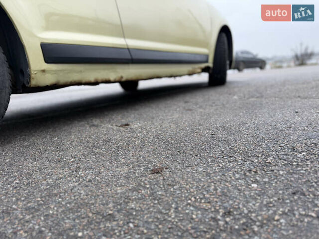 Жовтий Сітроен С4, об'ємом двигуна 1.59 л та пробігом 193 тис. км за 3700 $, фото 12 на Automoto.ua