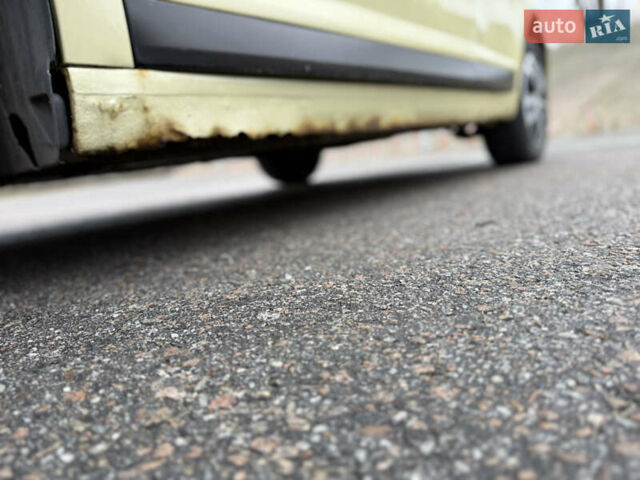 Жовтий Сітроен С4, об'ємом двигуна 1.59 л та пробігом 193 тис. км за 3700 $, фото 10 на Automoto.ua