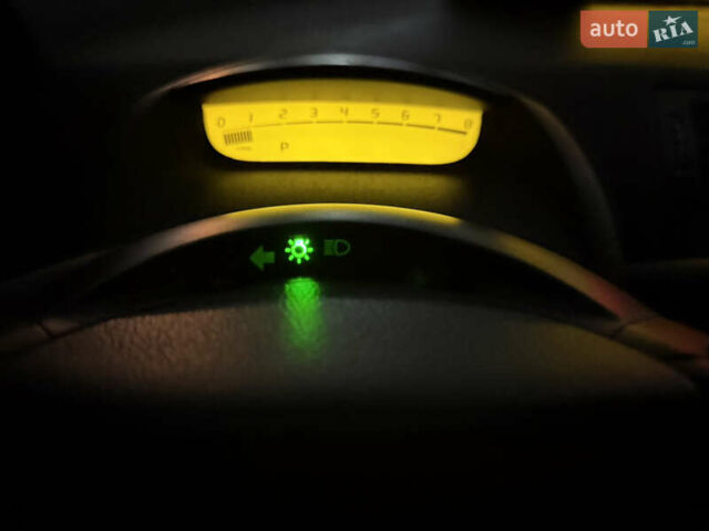Жовтий Сітроен С4, об'ємом двигуна 1.59 л та пробігом 193 тис. км за 3700 $, фото 40 на Automoto.ua