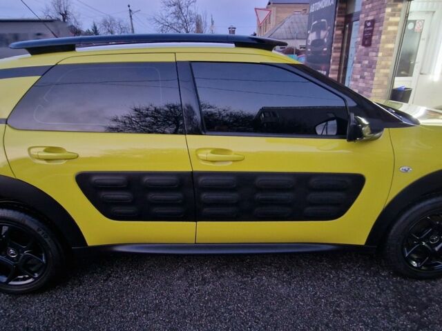 Желтый Ситроен С4, объемом двигателя 1.6 л и пробегом 57 тыс. км за 14000 $, фото 2 на Automoto.ua